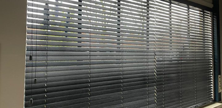 Houten jaloezieen Houten jaloezieen